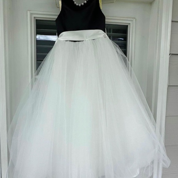 4T black/white flower dress dress - Picture 4 of 5